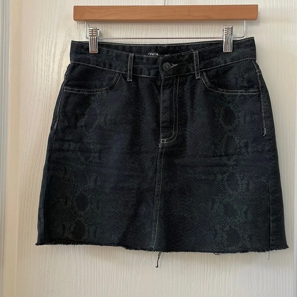 ZARA snakeskin denim skirt size XS